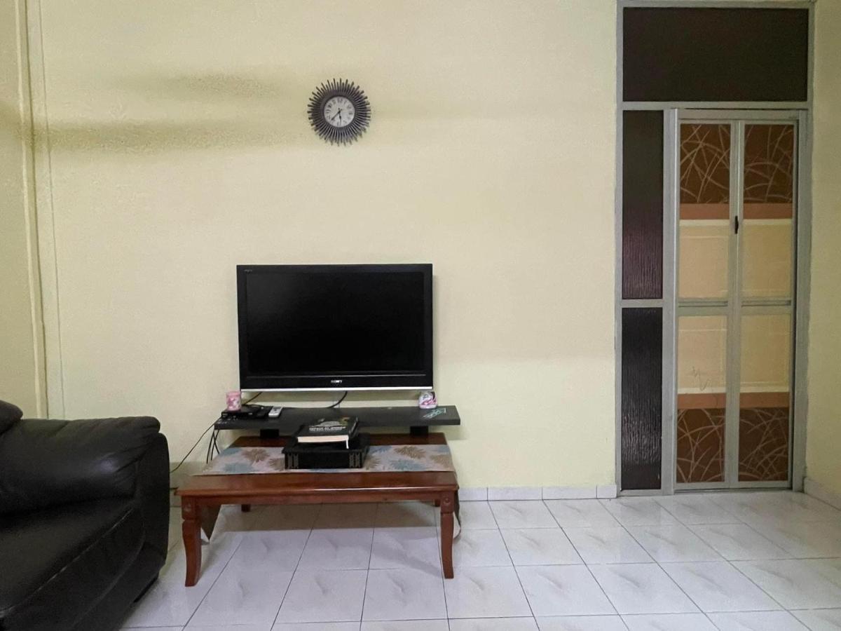 Homestaymuslim Di Teluk Intan Bagian luar foto