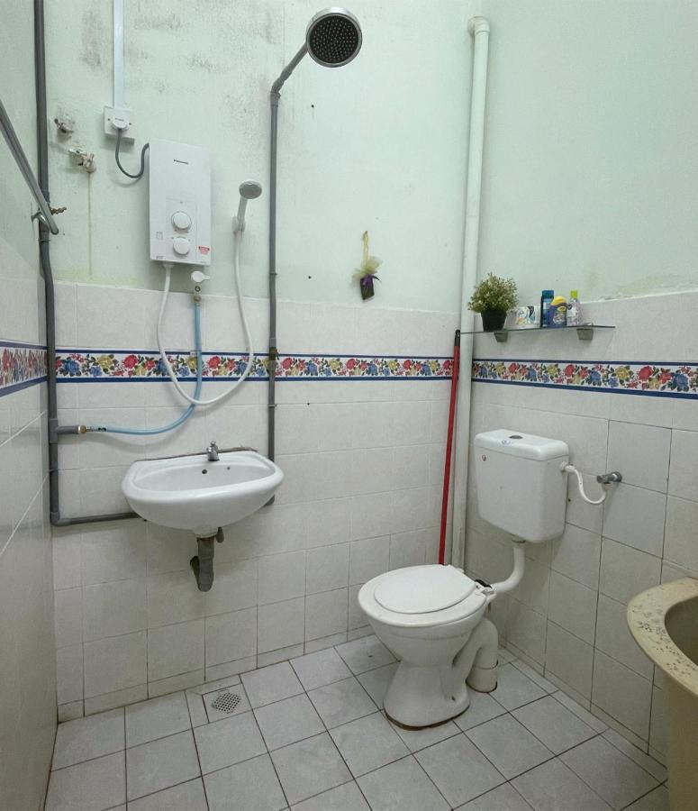 Homestaymuslim Di Teluk Intan Bagian luar foto